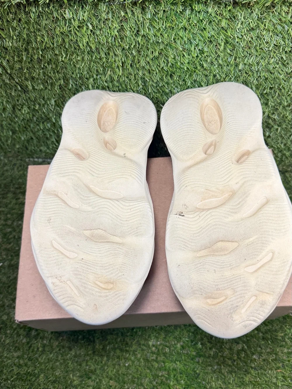 adidas Yeezy Foam RNNR Sand FY4567 Size 8 Men With Box Used Auth Foam Runner